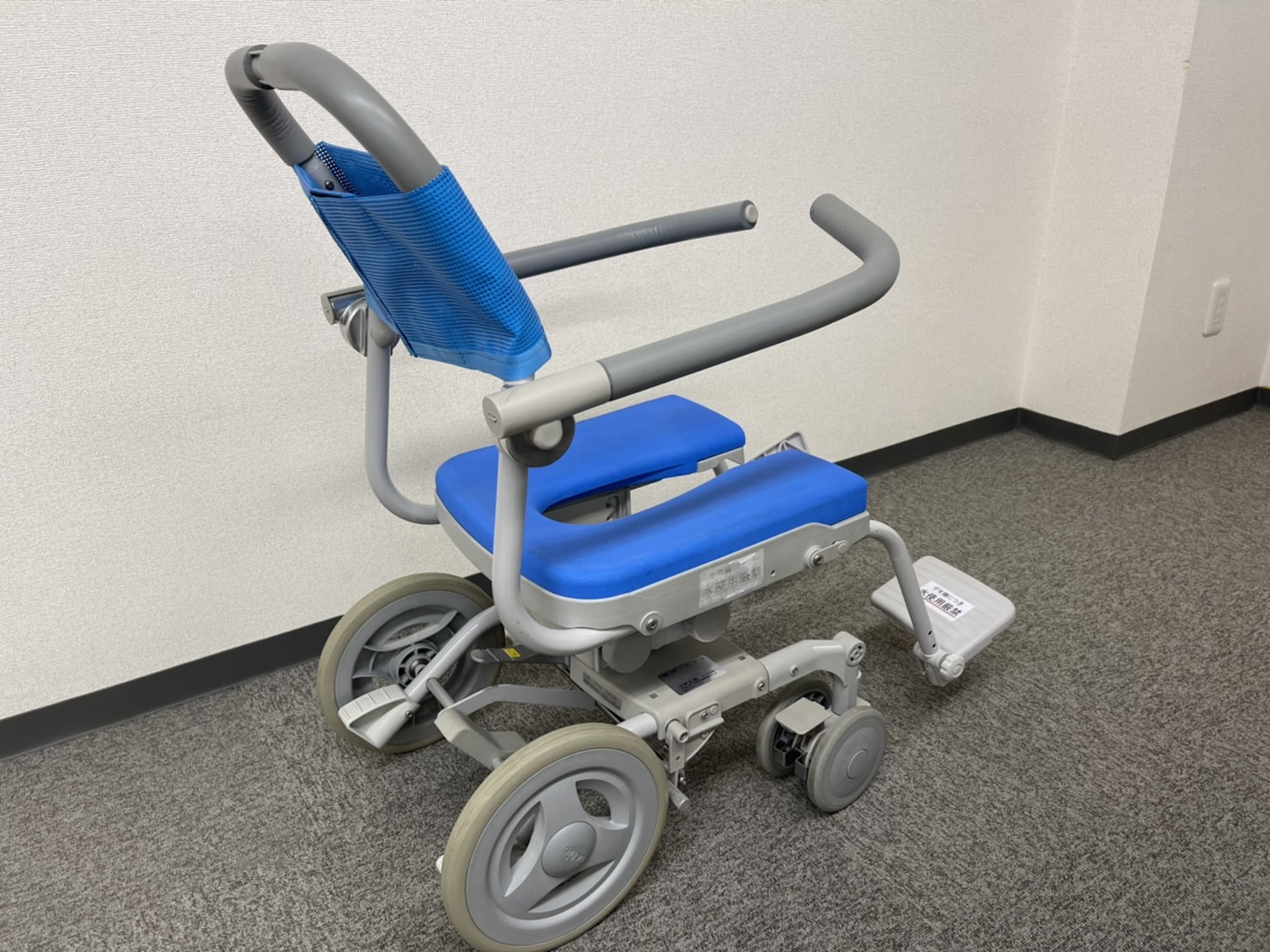 シャワー車椅子、入浴車椅子 - 入浴用品